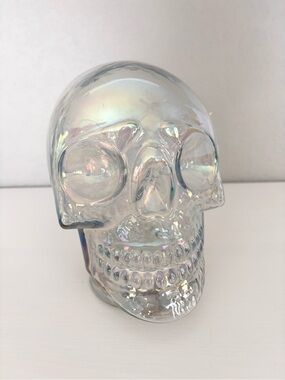Glass Iridescent Light-Up Skull NWT